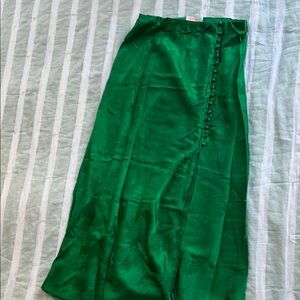 Elegant Green Silk skirt FROM FUTURE Parisian brand